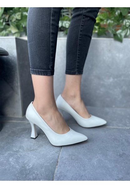 Olba Beyaz Cilt Stiletto Ayakkabı